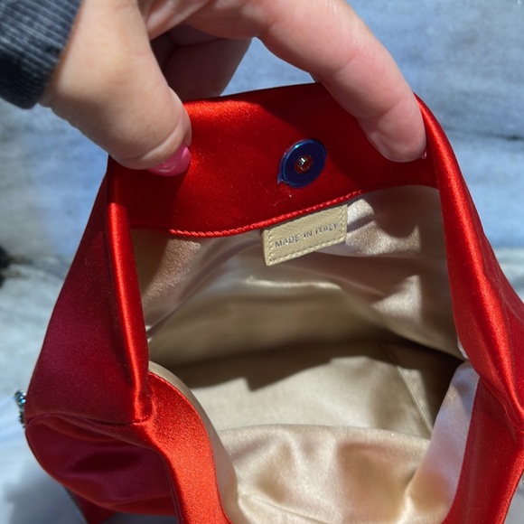 Jimmy Choo red satin clutch on the silver chain - Picture 6 of 16